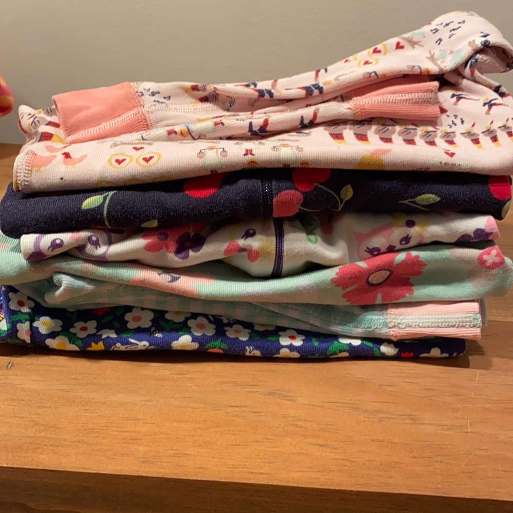5 pair bundle of Hanna Andersson 90 cm pajamas